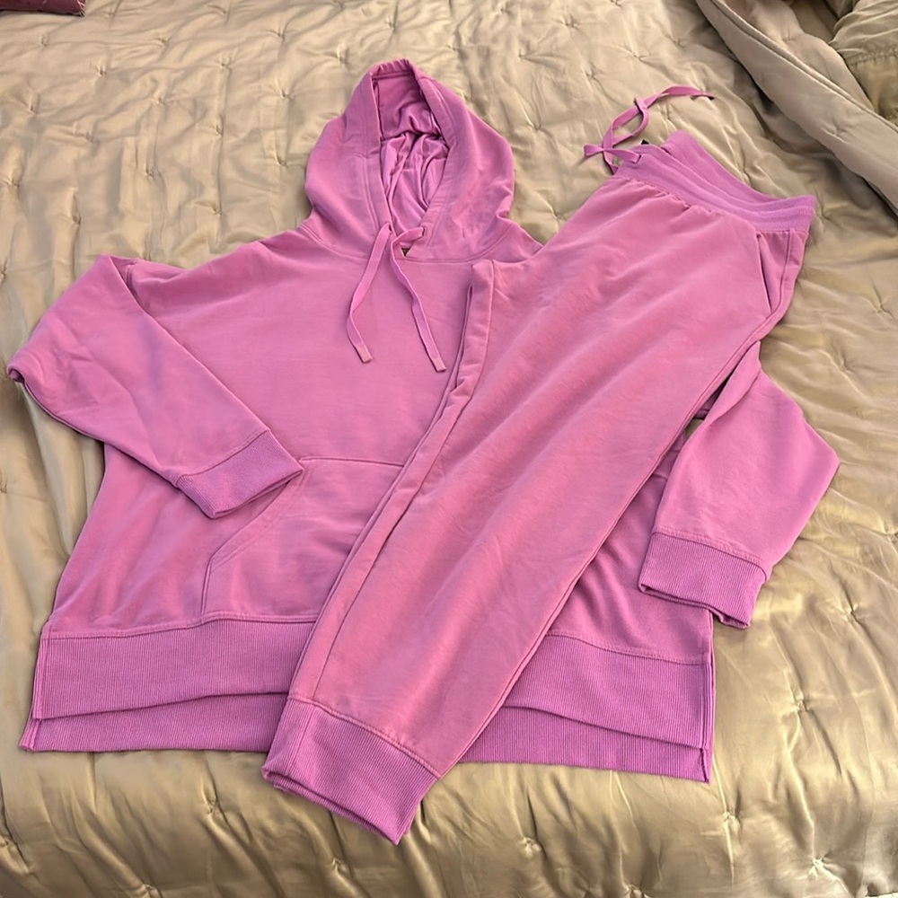 NWOT Ladies Jogger and Hoodie Set XL